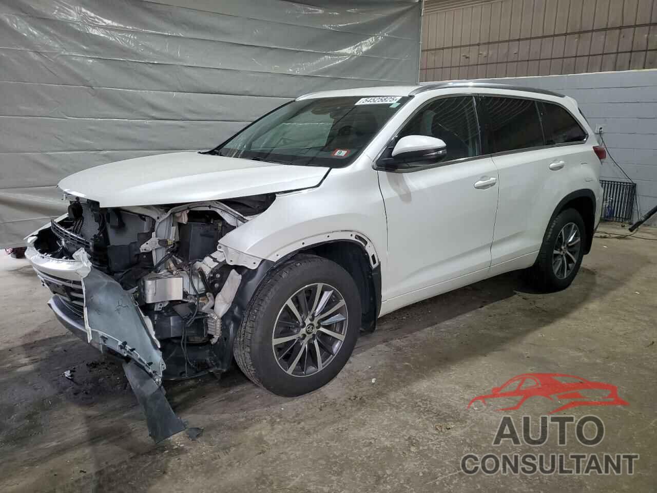 TOYOTA HIGHLANDER 2018 - 5TDJZRFH4JS877522