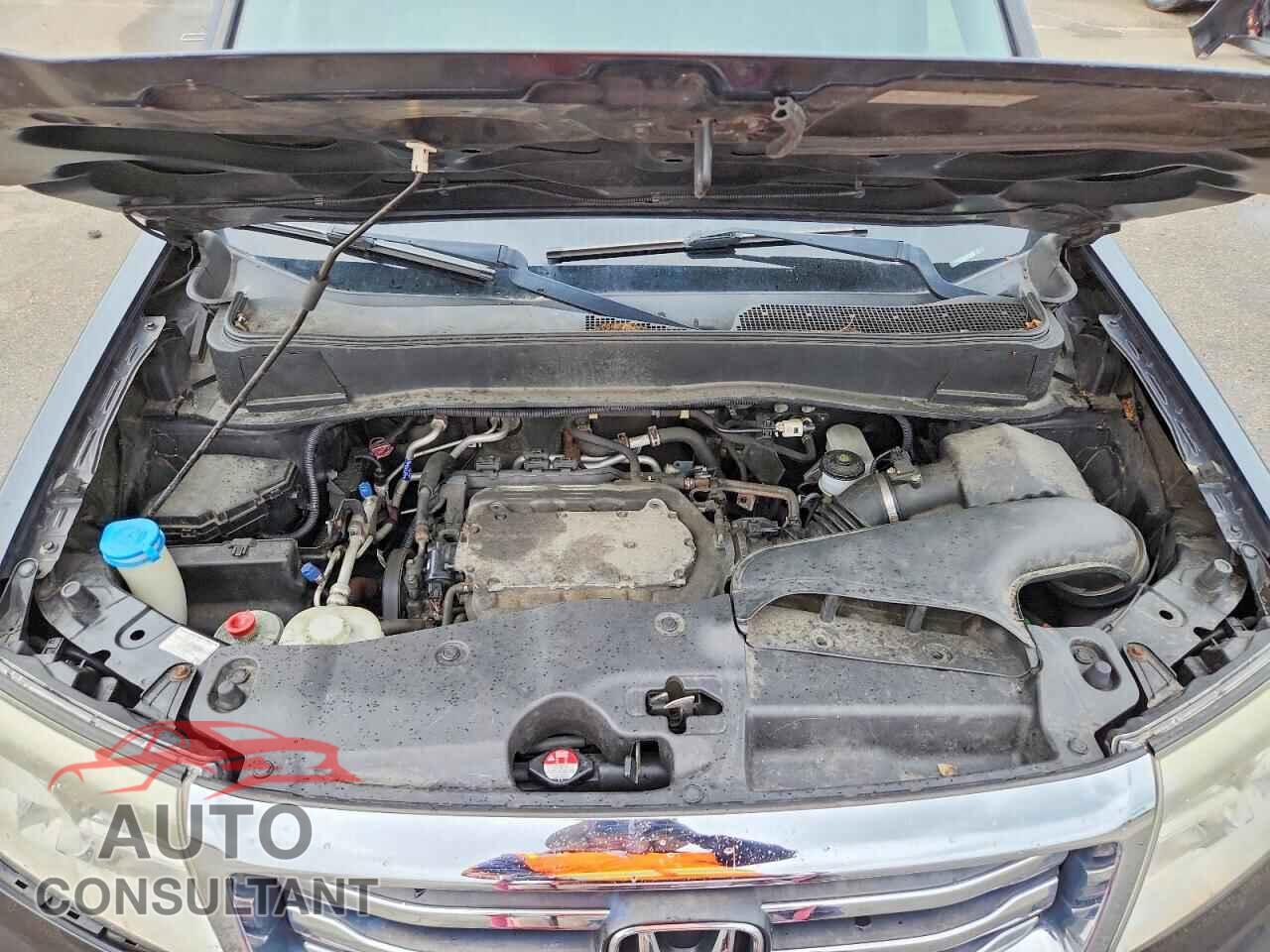 HONDA PILOT 2015 - 5FNYF4H94FB008687