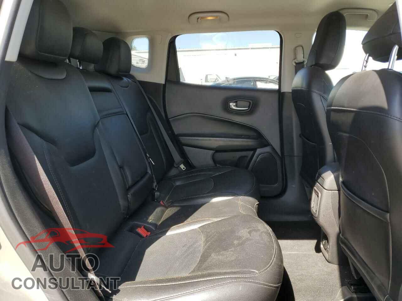 JEEP COMPASS 2019 - 3C4NJDCB2KT775624