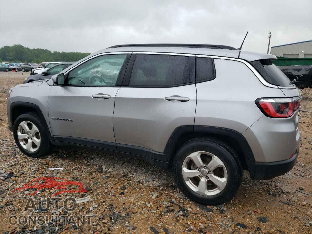 JEEP COMPASS 2018 - 3C4NJDBB7JT360105