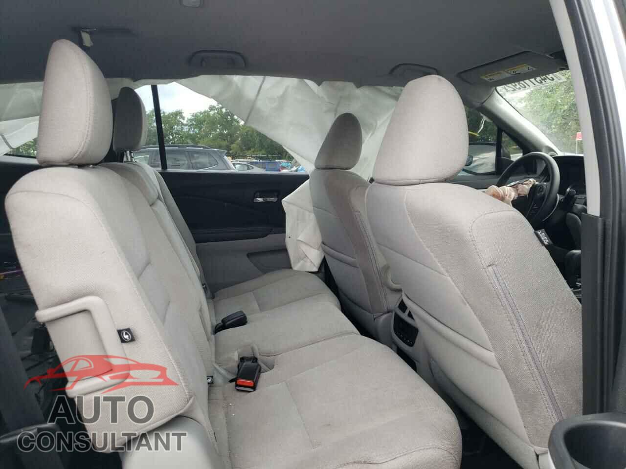 HONDA PILOT 2017 - 5FNYF6H33HB048706