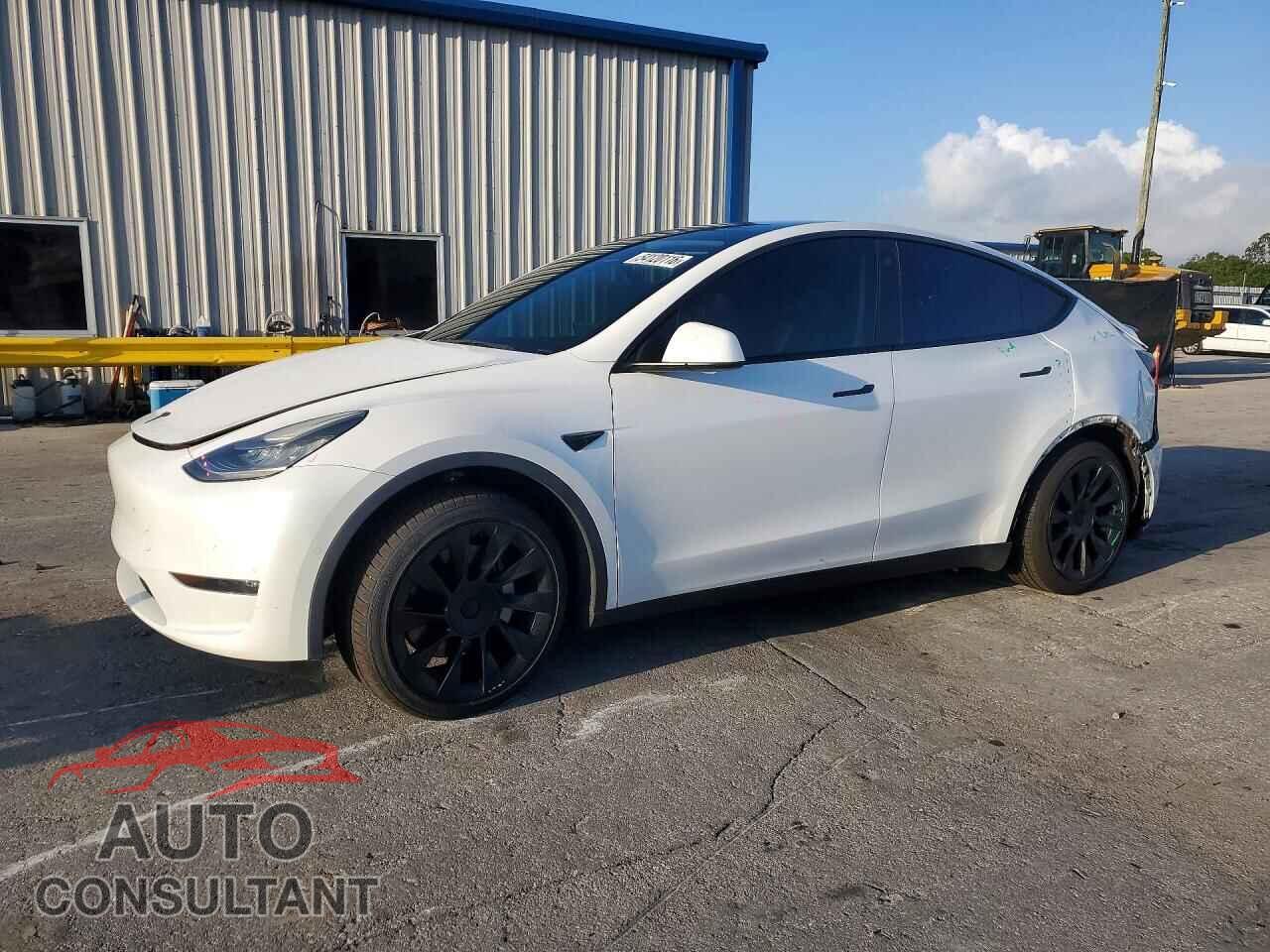 TESLA MODEL Y 2021 - 5YJYGDED6MF122631