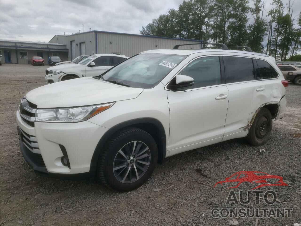 TOYOTA HIGHLANDER 2018 - 5TDJZRFH5JS556167