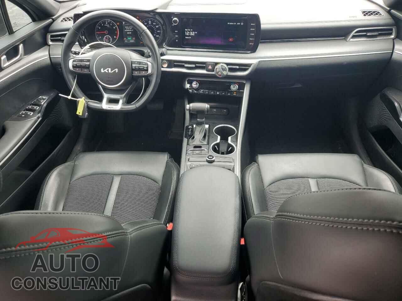 KIA K5 2023 - 5XXG64J20PG226231