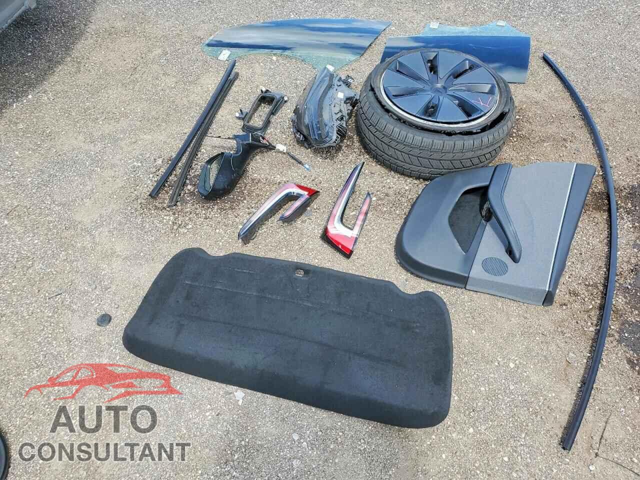 TESLA MODEL 3 2024 - 5YJ3E1EA7RF765601