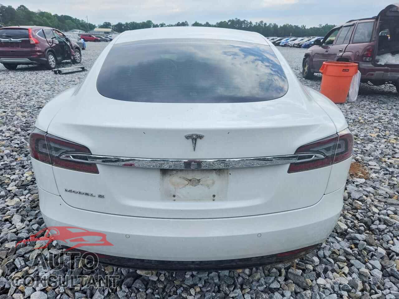 TESLA MODEL S 2017 - 5YJSA1E17HF185643