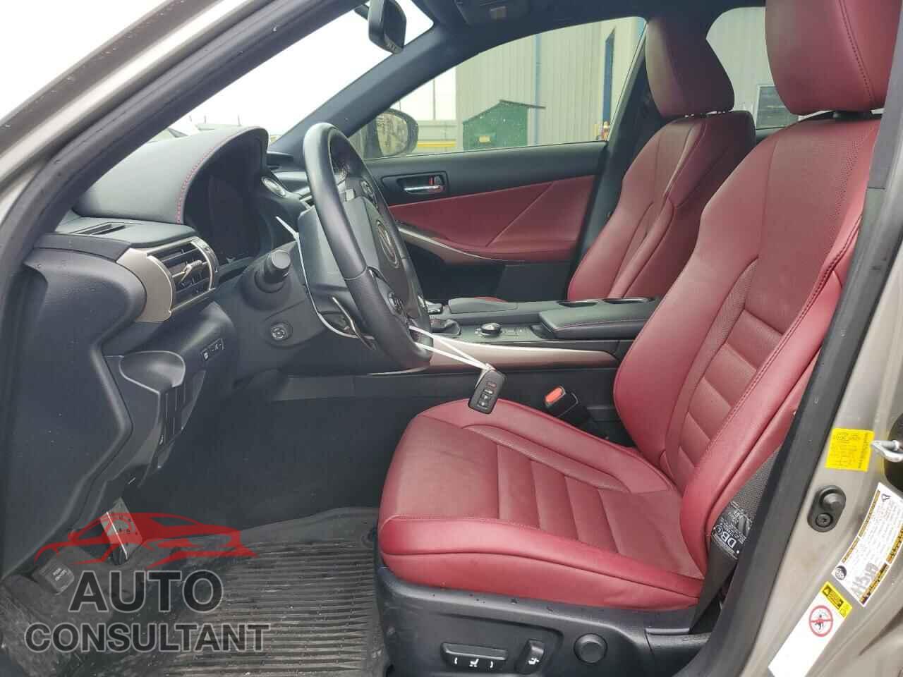 LEXUS IS 2015 - JTHBE1D23F5014657
