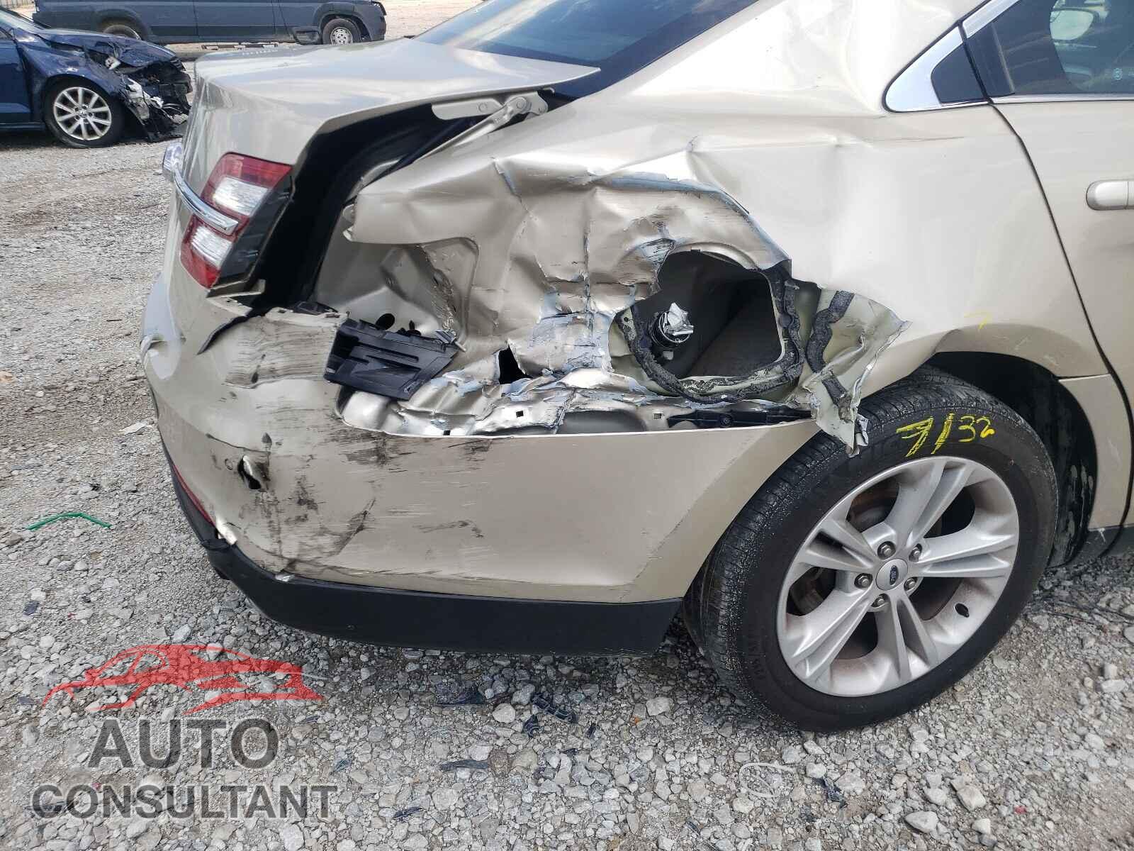 FORD TAURUS 2018 - 1FAHP2E8XJG123439