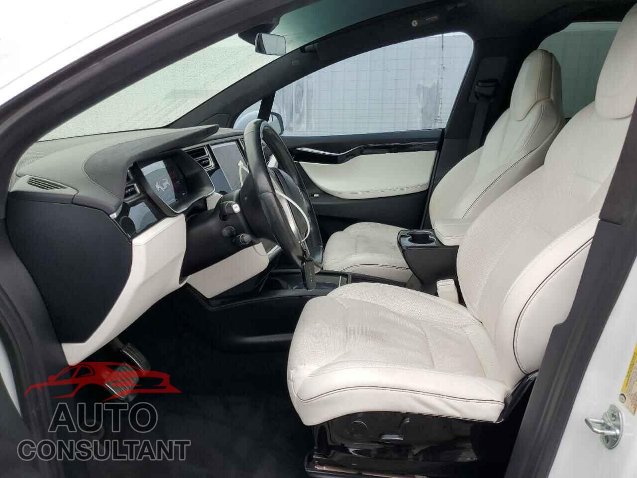 TESLA MODEL X 2016 - 5YJXCAE22GF015603