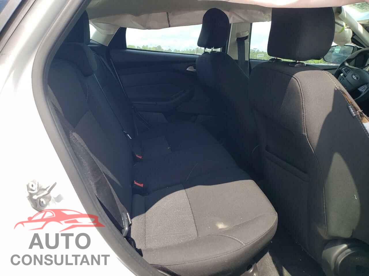 FORD FOCUS 2016 - 1FADP3K22GL376260