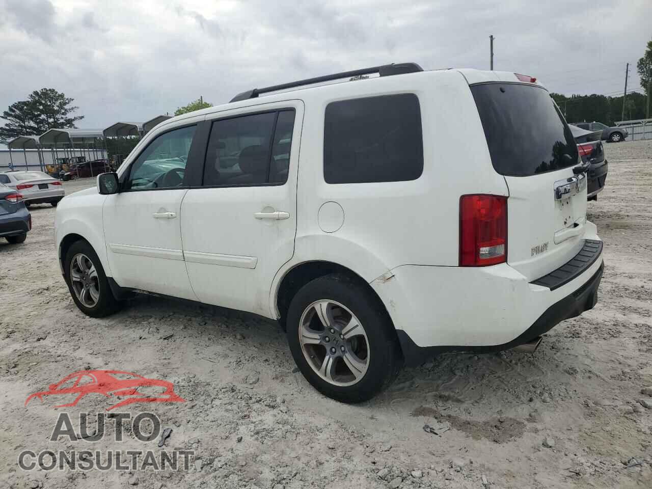 HONDA PILOT 2015 - 5FNYF4H30FB008035