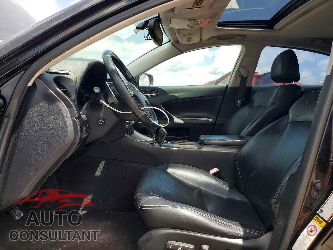 LEXUS IS 2009 - JTHBE262992017247
