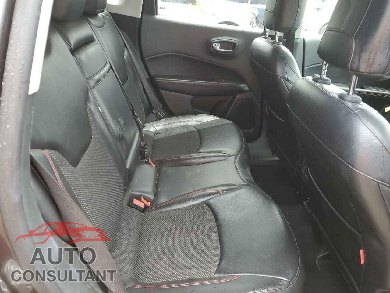 JEEP COMPASS 2019 - 3C4NJDDB2KT618254