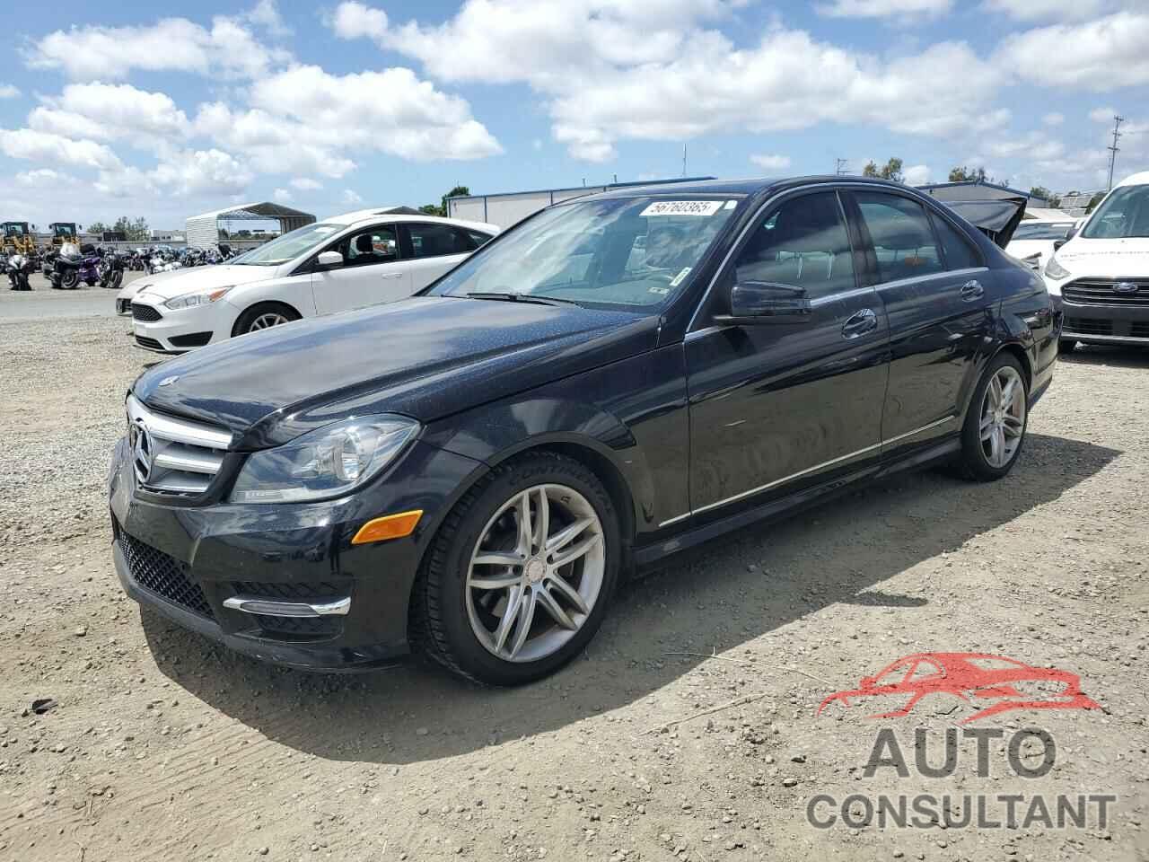 MERCEDES-BENZ C-CLASS 2013 - WDDGF4HB5DR290981