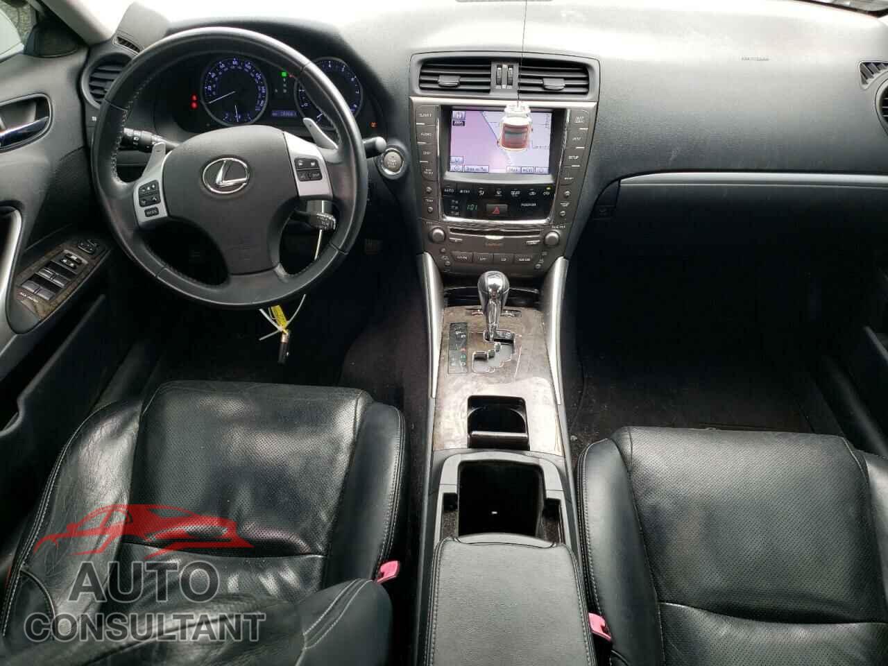 LEXUS IS 2011 - JTHCF5C27B5051554