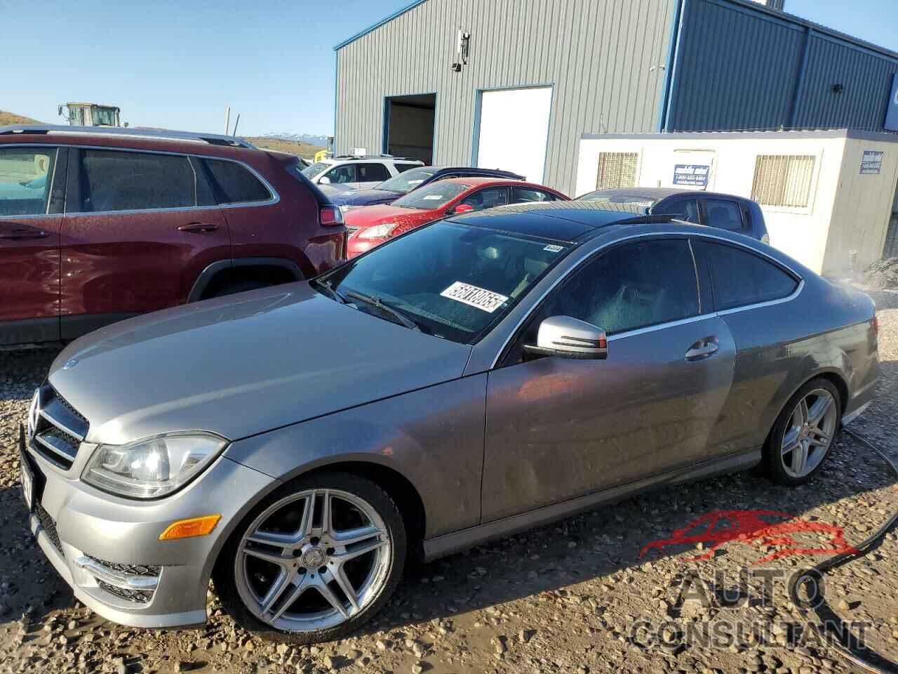 MERCEDES-BENZ C-CLASS 2015 - WDDGJ4HB5FG373601