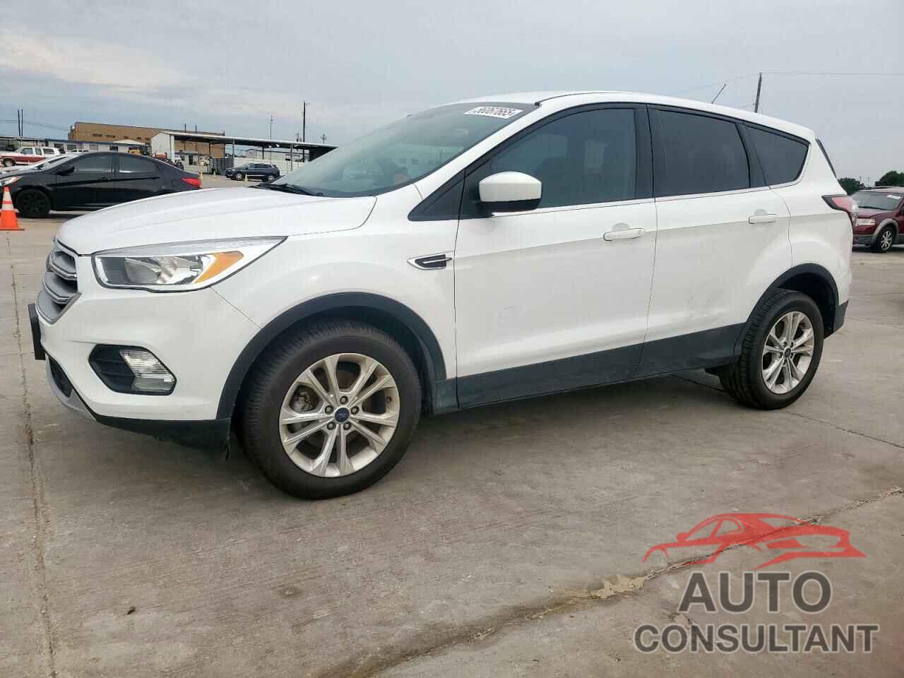 FORD ESCAPE 2017 - 1FMCU0GD1HUC24274