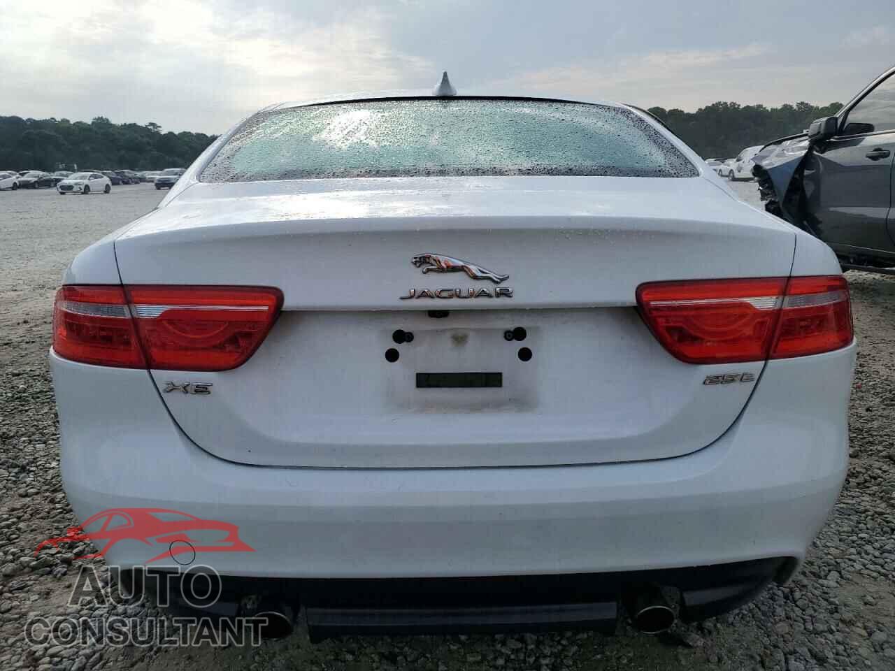 JAGUAR XE 2017 - SAJAR4BG8HA977308
