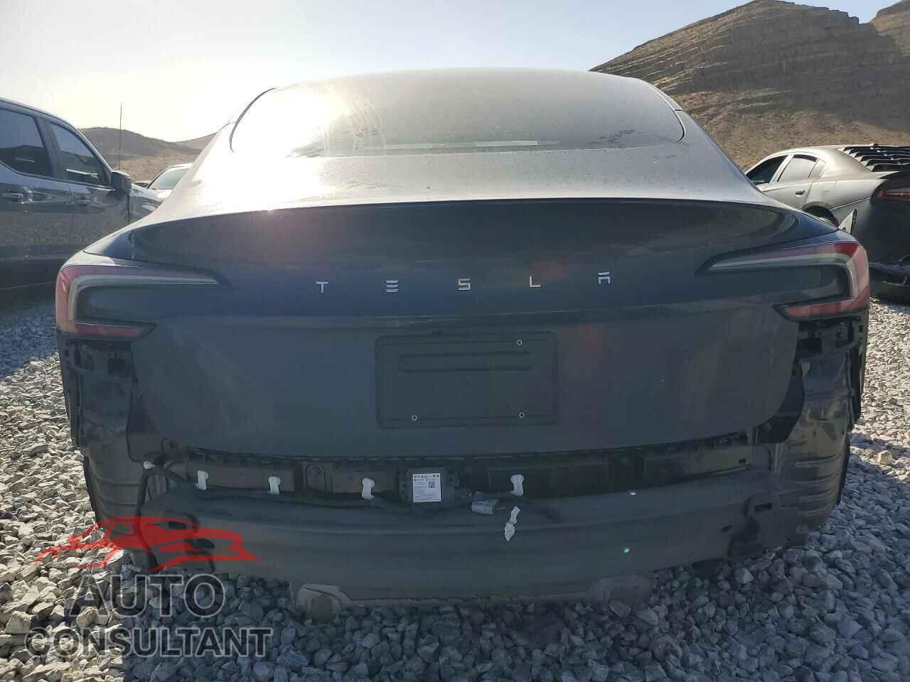 TESLA MODEL 3 2024 - 5YJ3E1EA6RF827988