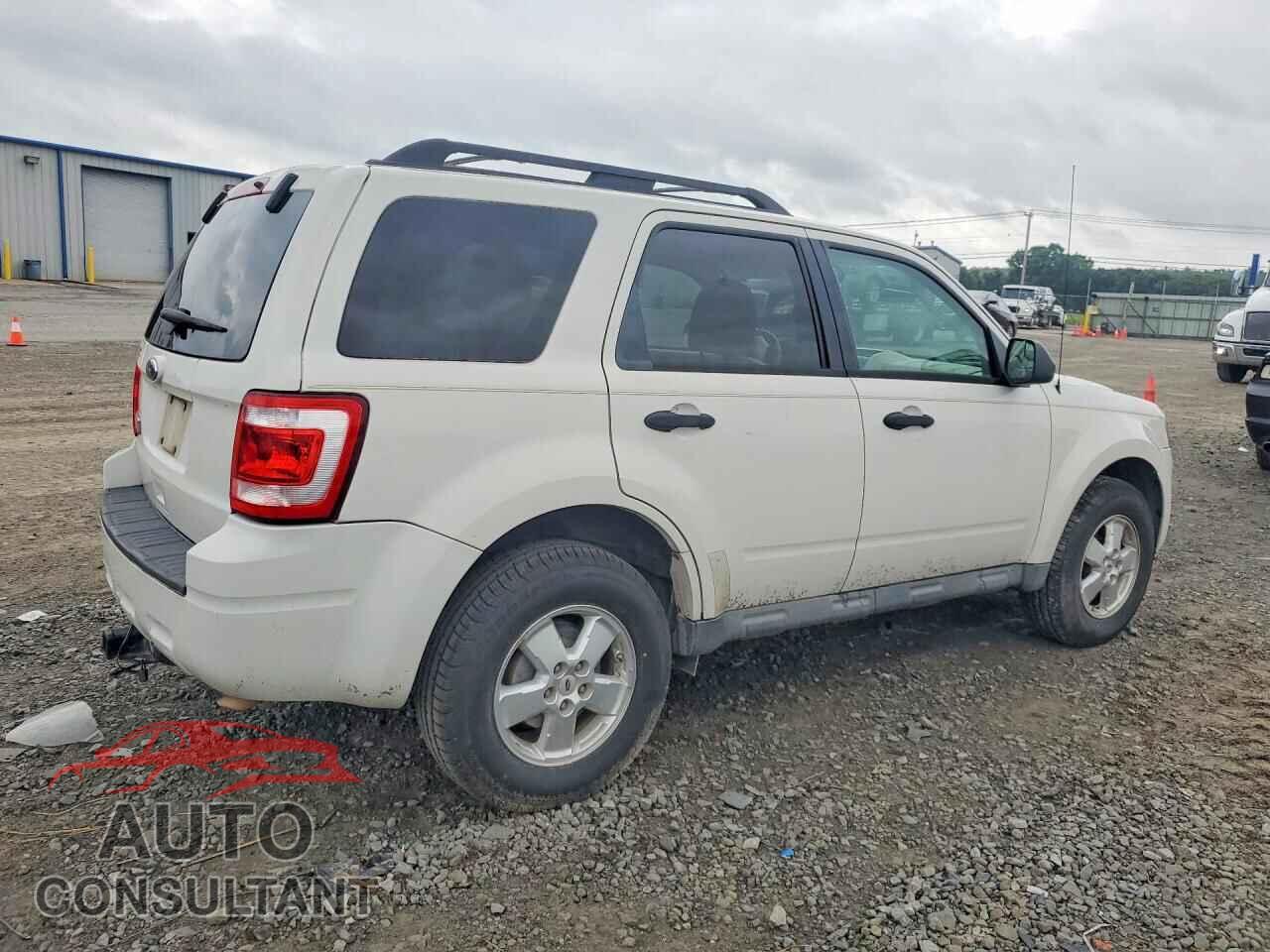 FORD ESCAPE 2010 - 1FMCU0D77AKA52817