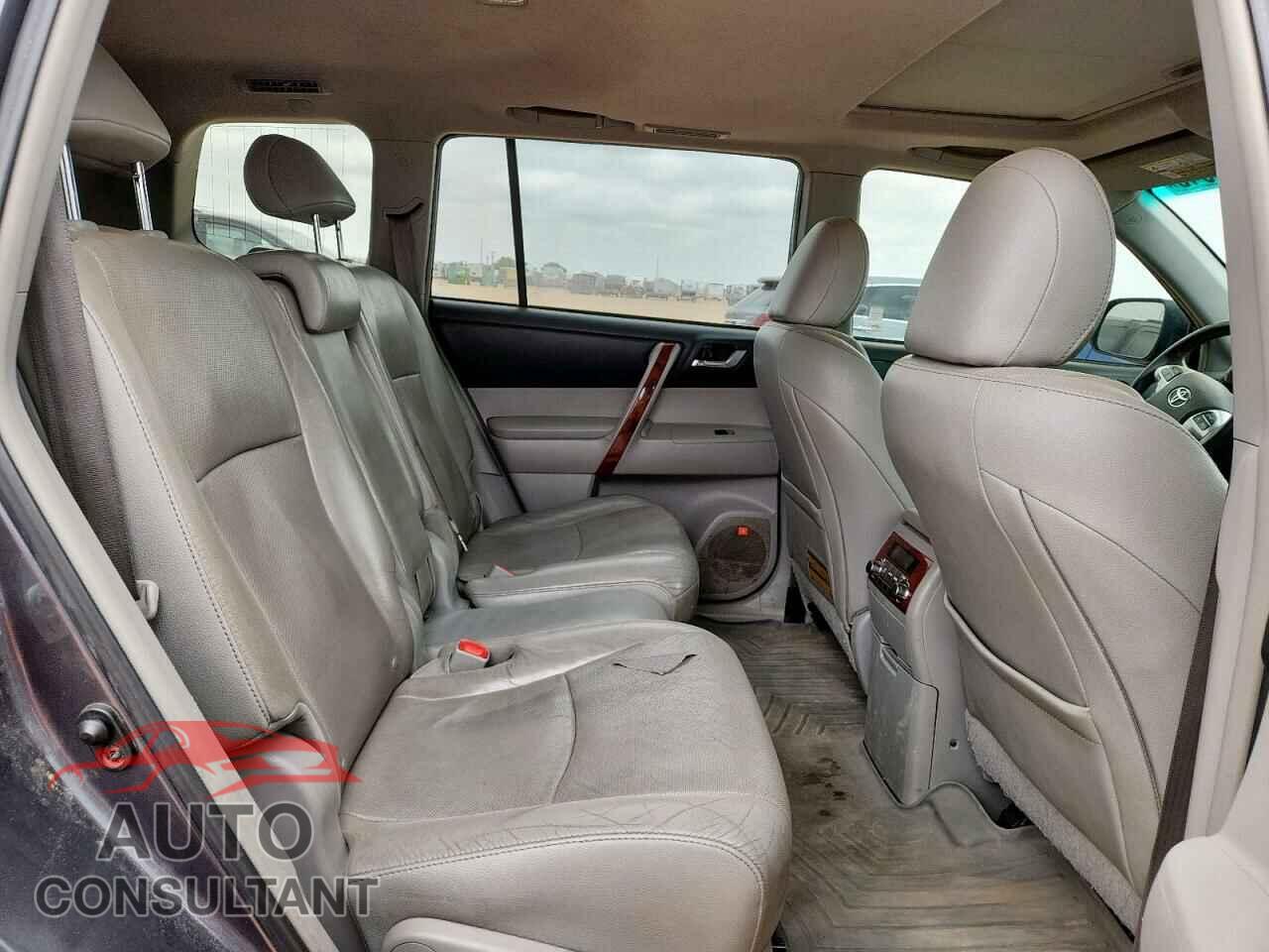 TOYOTA HIGHLANDER 2013 - 5TDDK3EH8DS215950