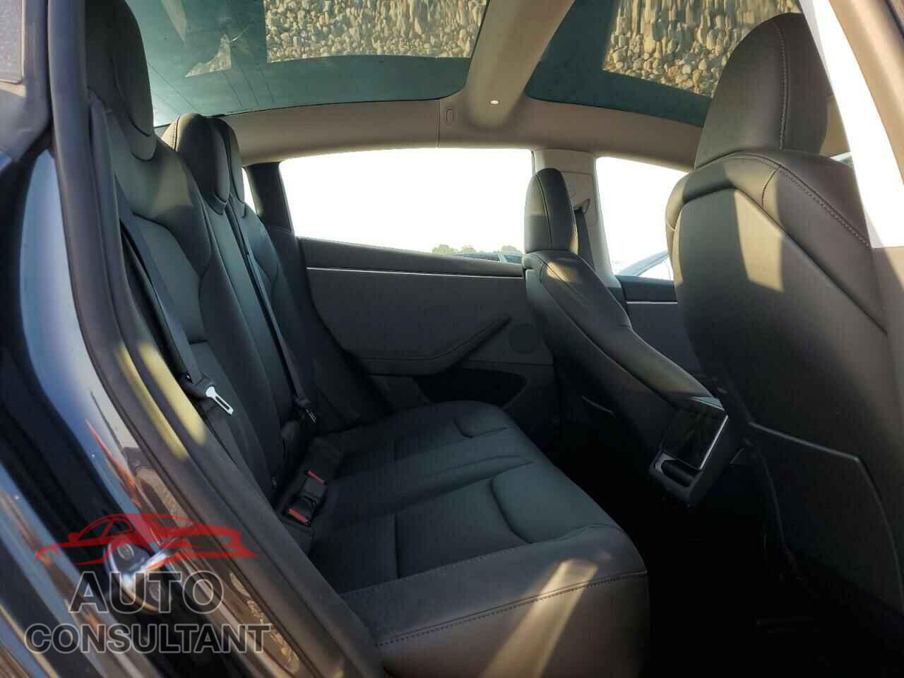 TESLA MODEL 3 2025 - 5YJ3E1EA5SF929501