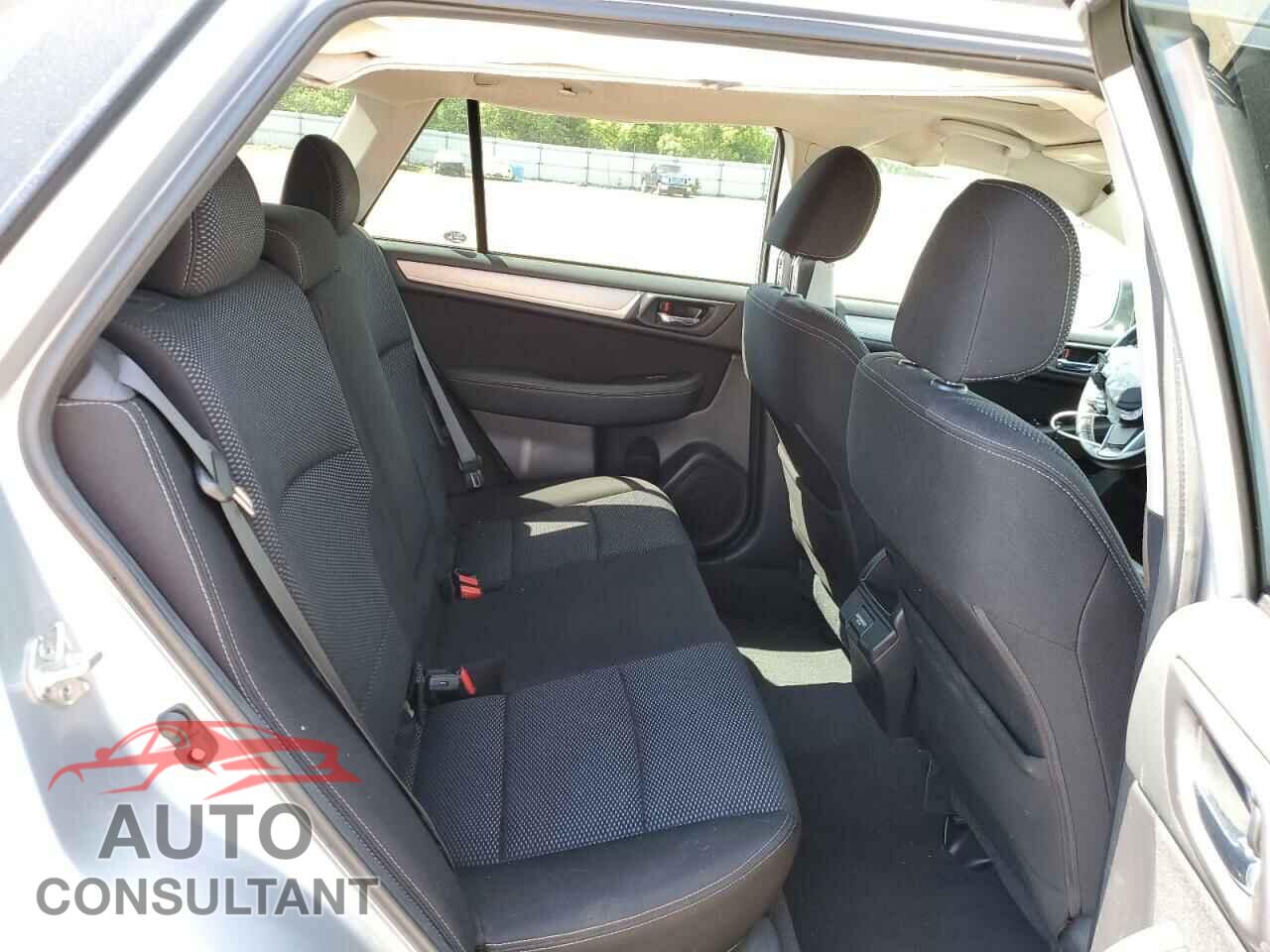 SUBARU OUTBACK 2018 - 4S4BSAHC8J3221087