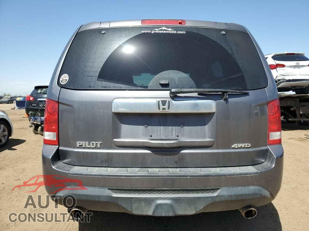 HONDA PILOT 2015 - 5FNYF4H58FB014554