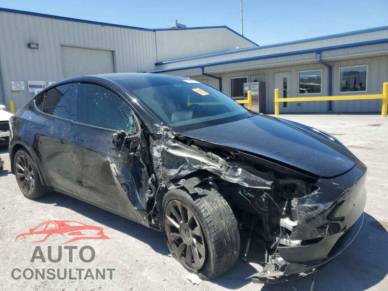 TESLA MODEL Y 2021 - 5YJYGAEEXMF304033