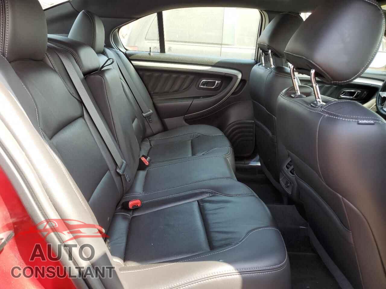 FORD TAURUS 2018 - 1FAHP2E81JG111275