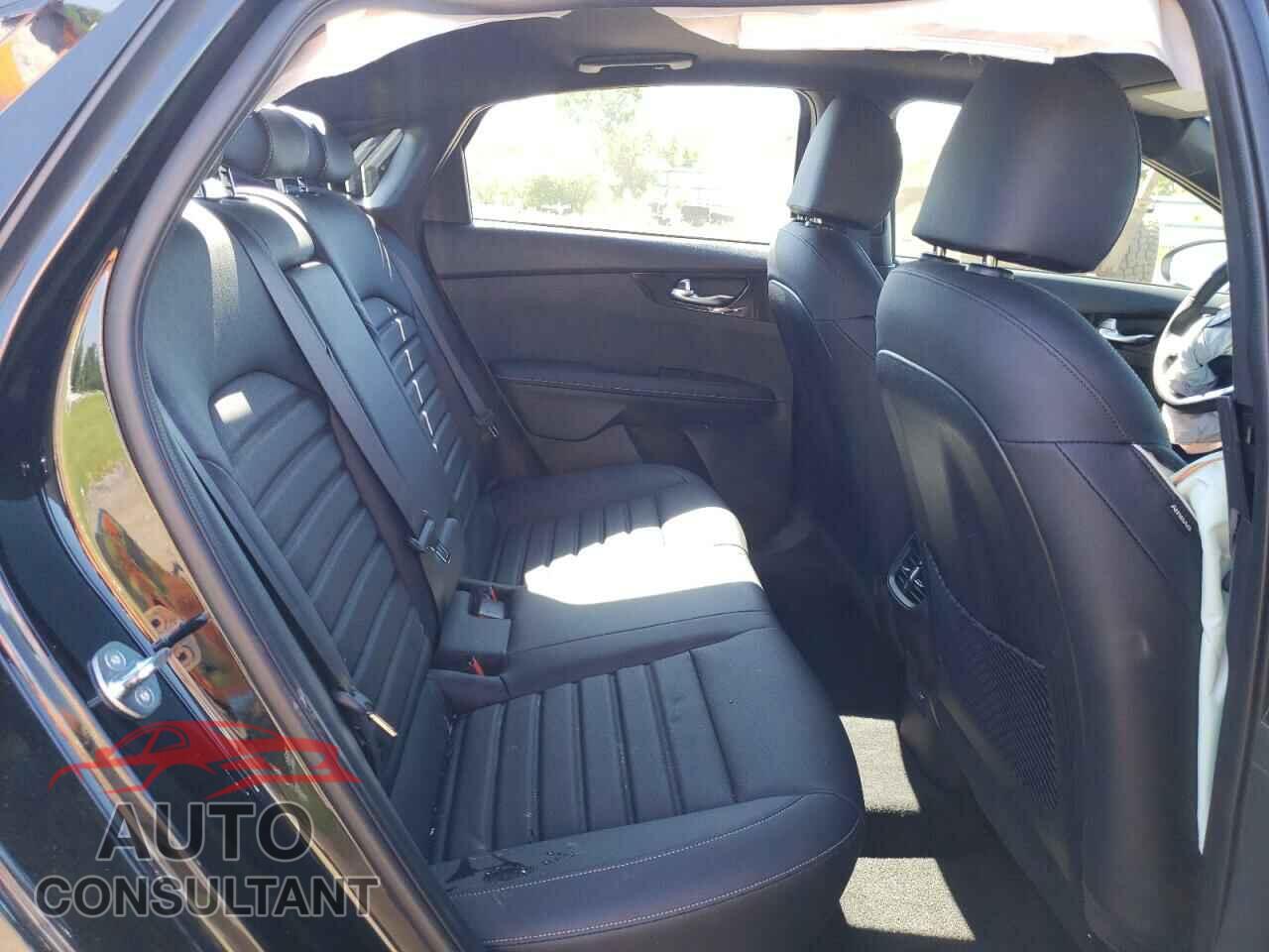 KIA FORTE 2023 - 3KPF54AD5PE666342