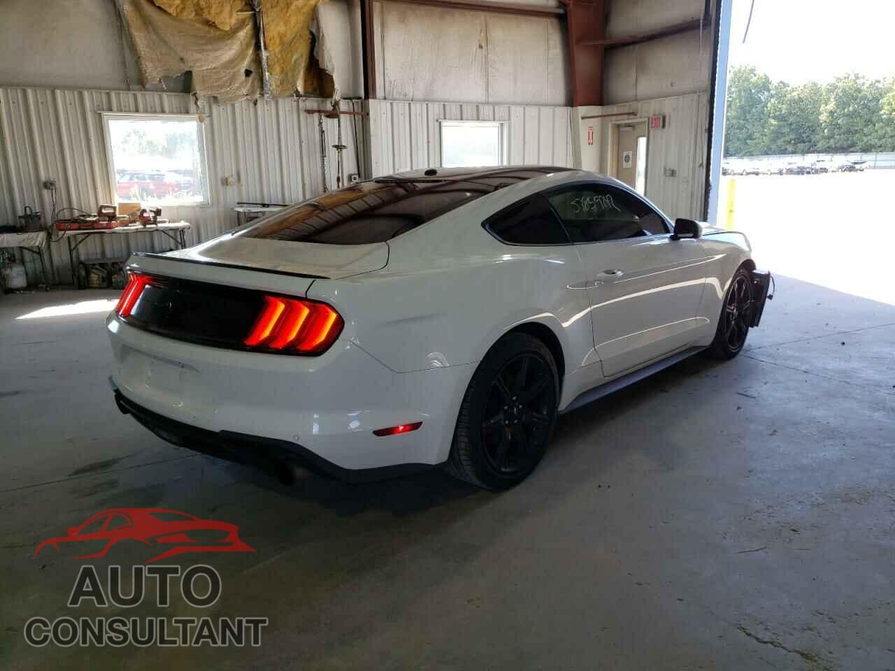 FORD MUSTANG 2018 - 1FA6P8TH0J5138203