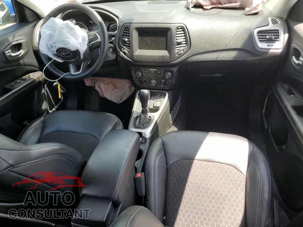 JEEP COMPASS 2018 - 3C4NJDBB9JT261995