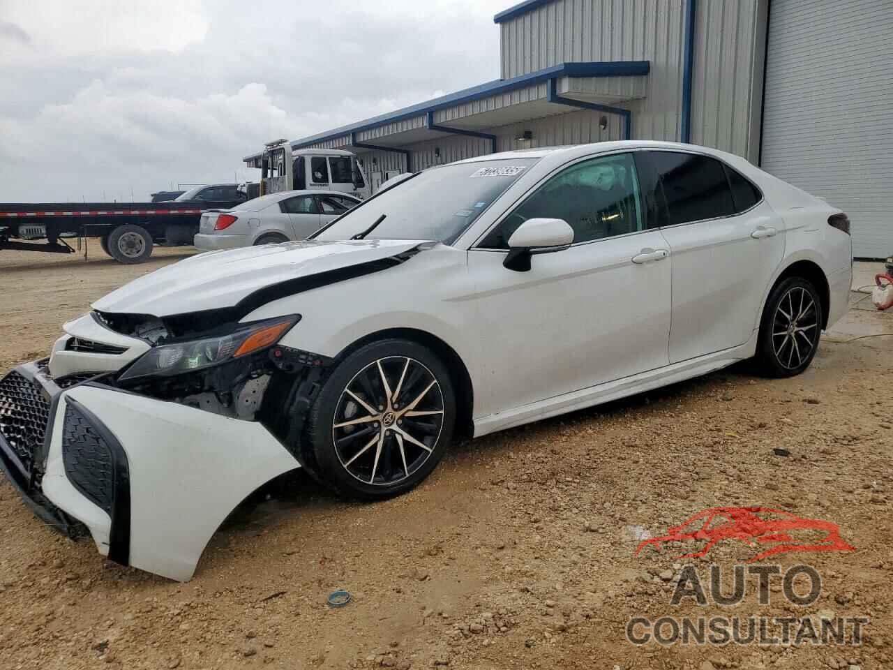 TOYOTA CAMRY 2022 - 4T1G11AK9NU670188