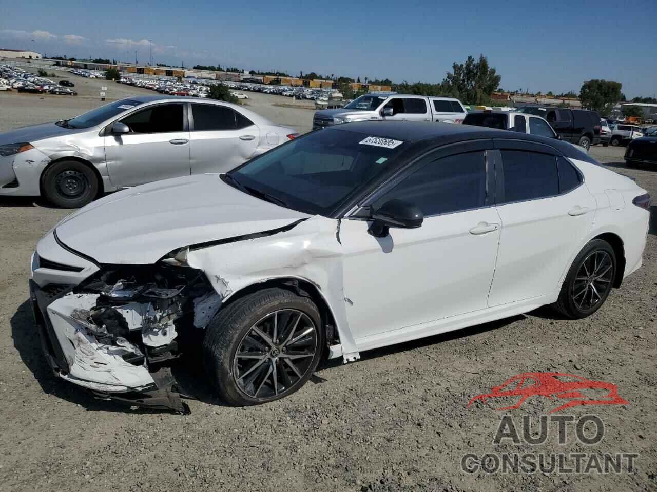 TOYOTA CAMRY 2021 - 4T1G11AK1MU526780
