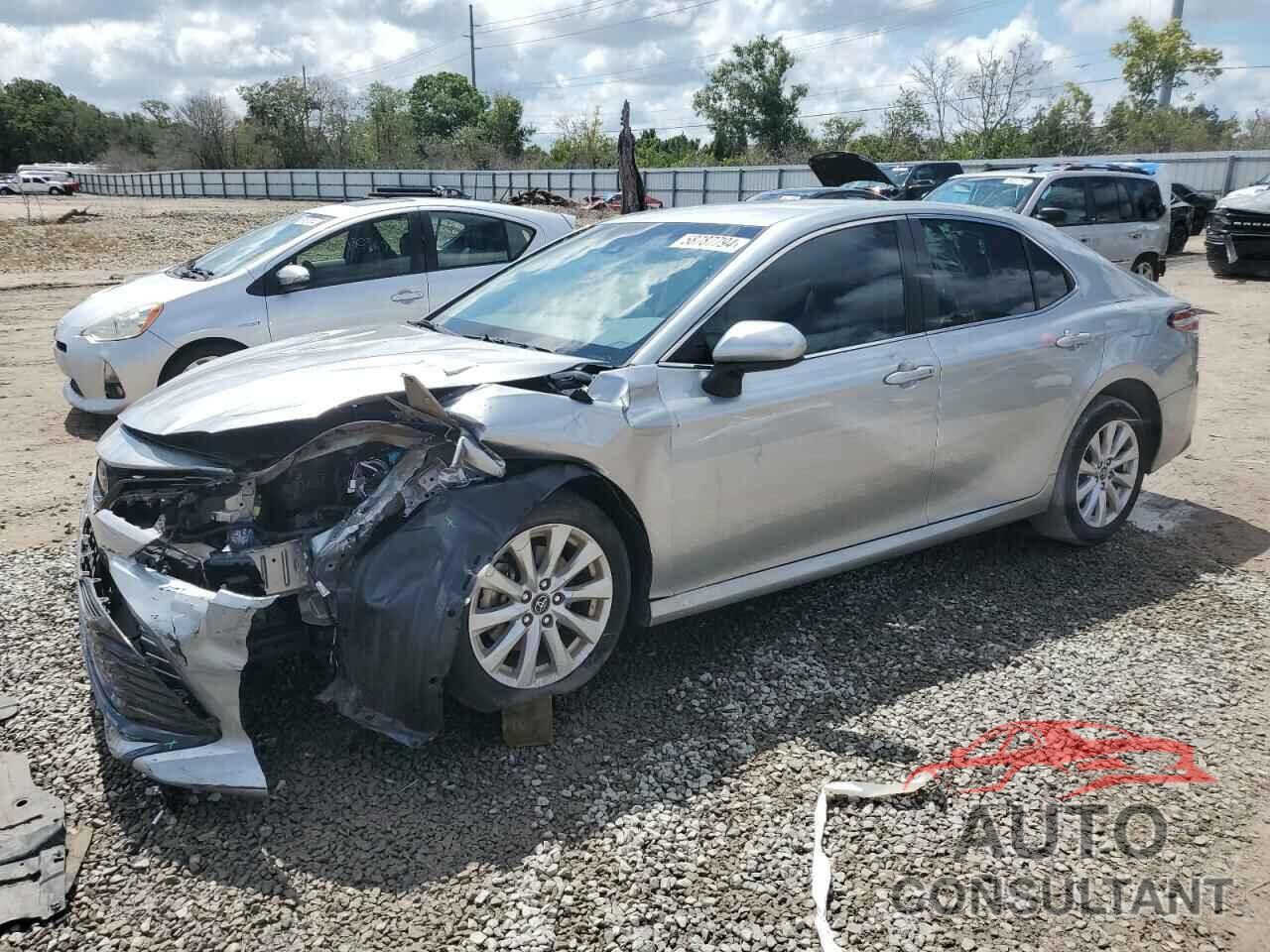 TOYOTA CAMRY 2018 - 4T1B11HK0JU136118