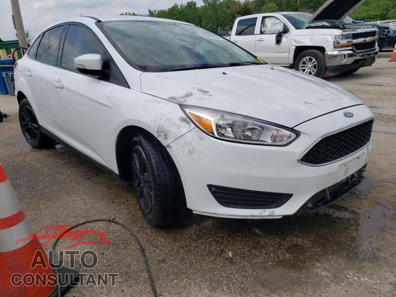 FORD FOCUS 2017 - 1FADP3F24HL323586