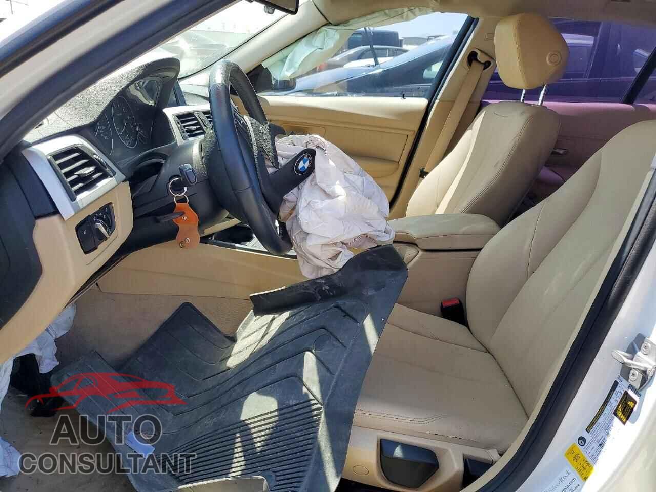 BMW 3 SERIES 2016 - WBA8E1G54GNU12203