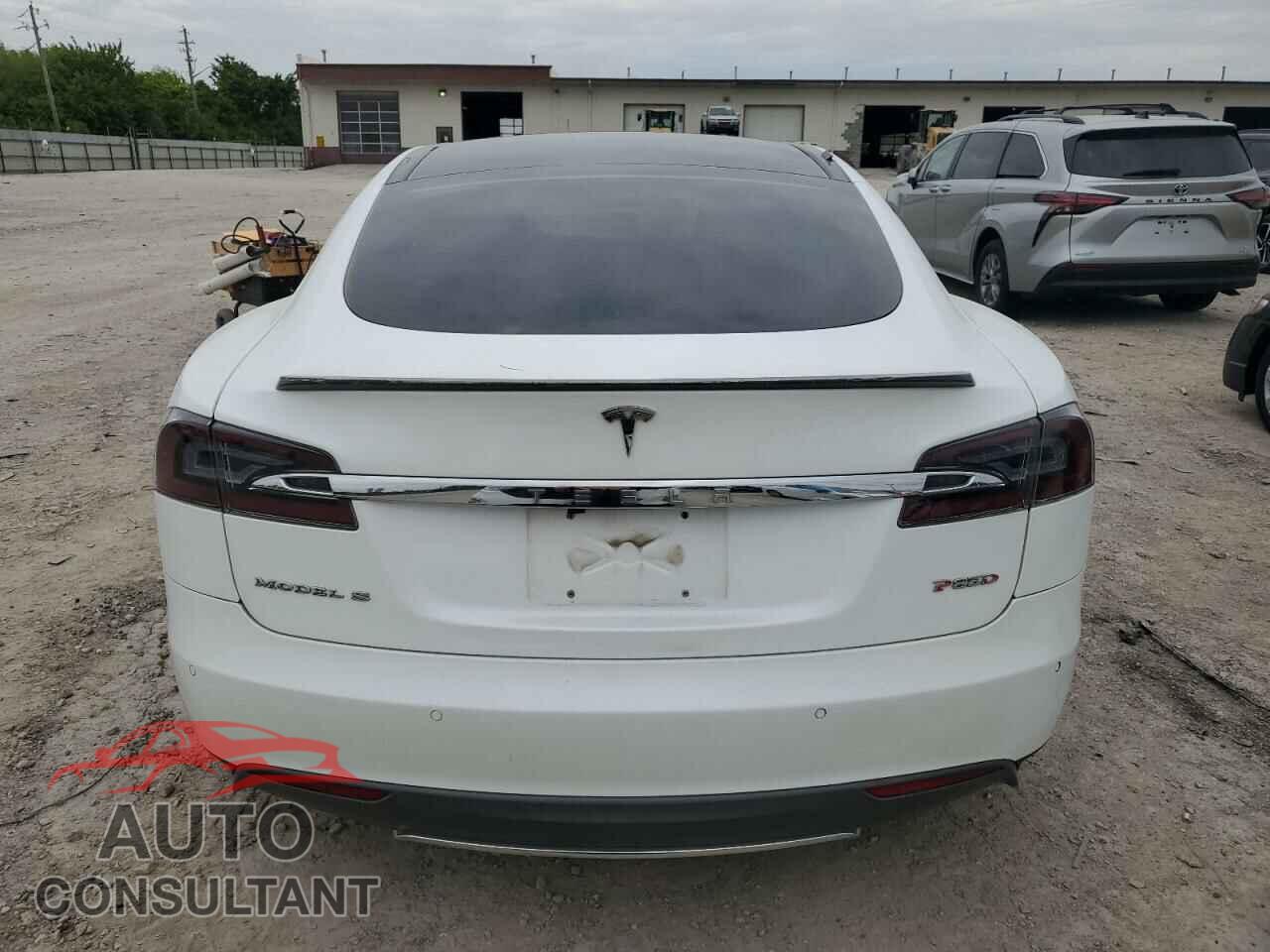 TESLA MODEL S 2015 - 5YJSA4H27FFP79720