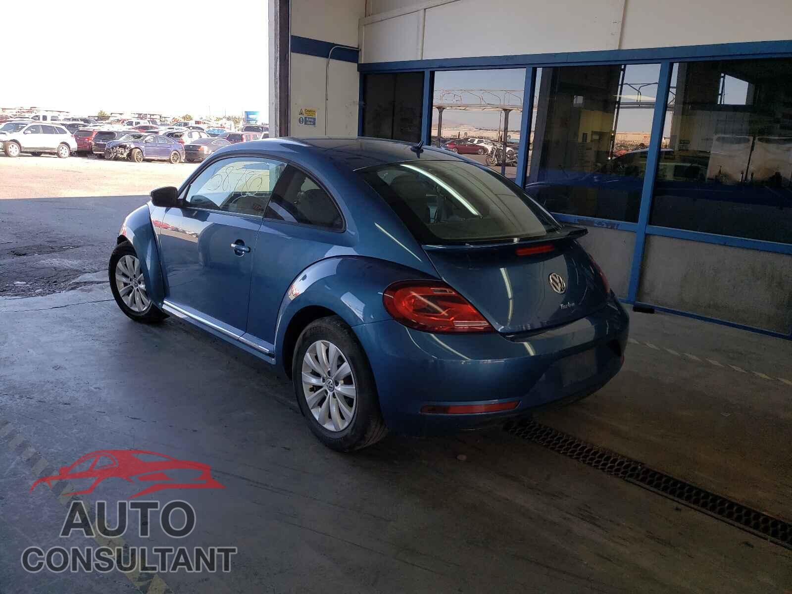 VOLKSWAGEN BEETLE 2019 - 3VWFD7AT9KM707160