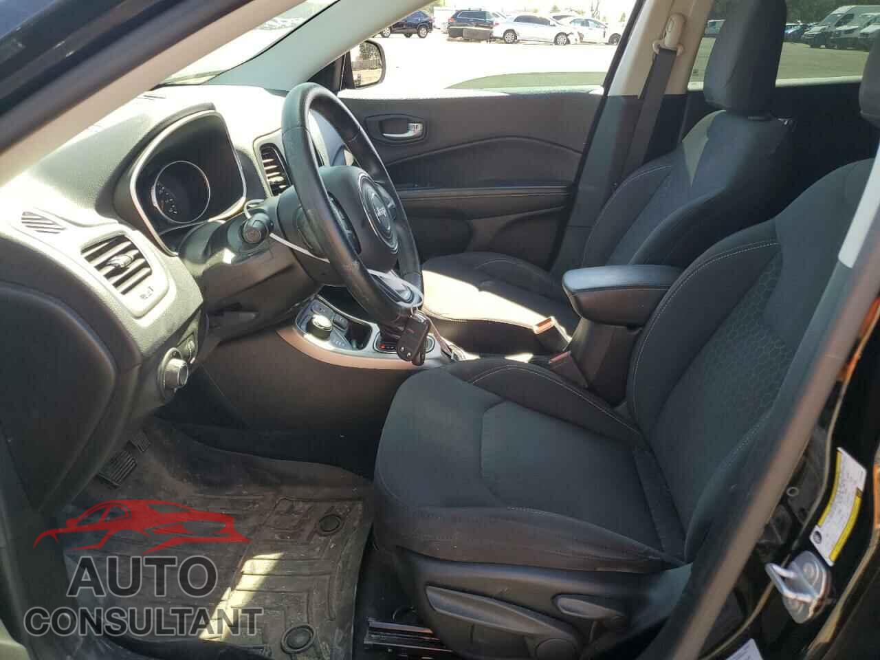 JEEP COMPASS 2018 - 3C4NJDAB1JT107900