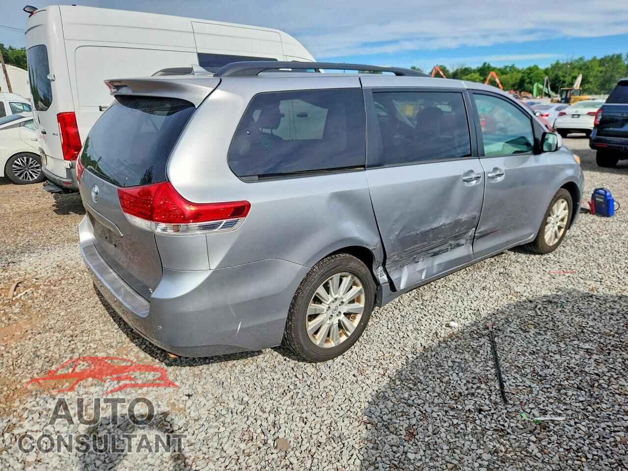 TOYOTA SIENNA 2013 - 5TDDK3DC3DS057913