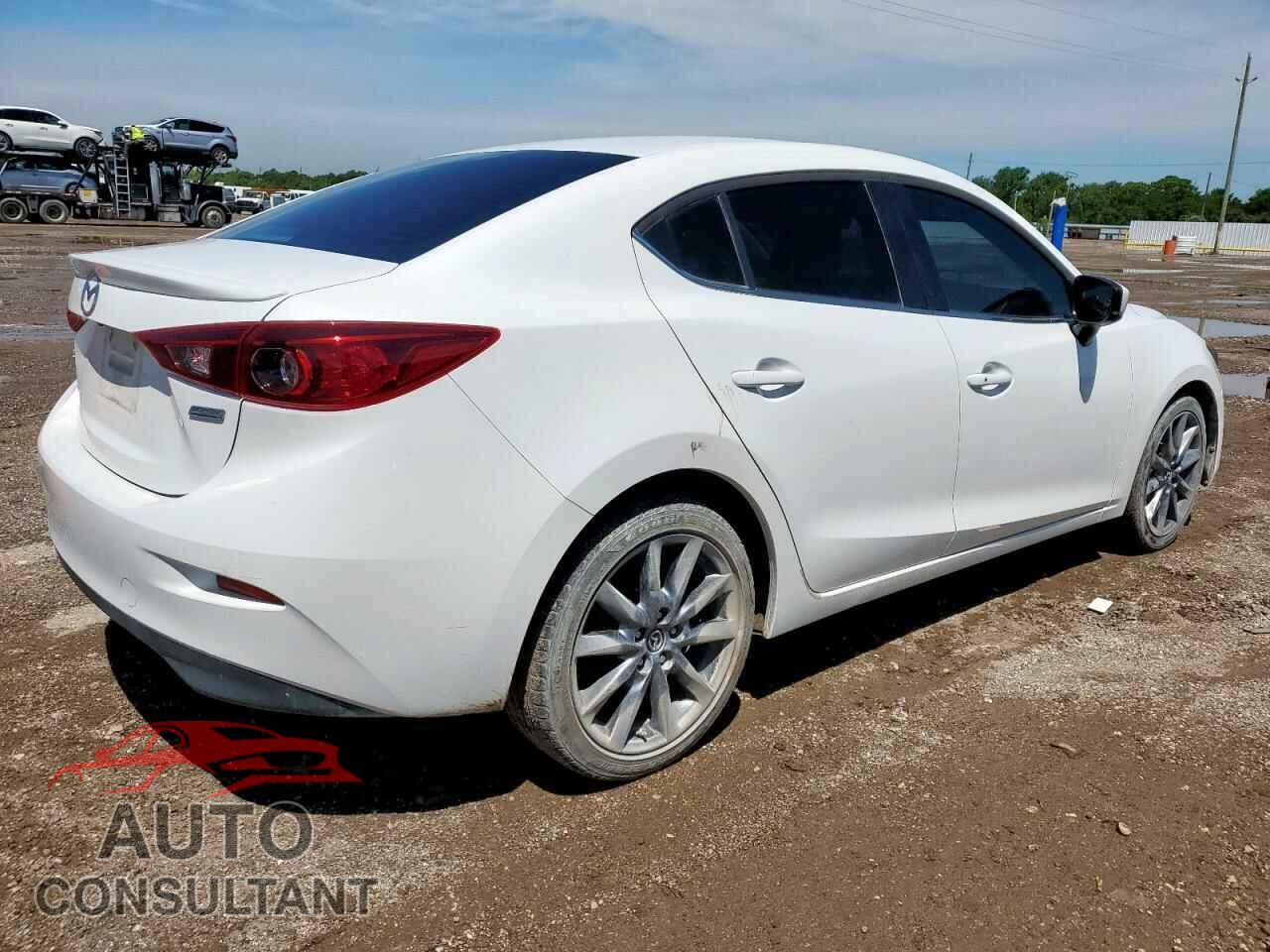 MAZDA 3 2018 - 3MZBN1V31JM161004
