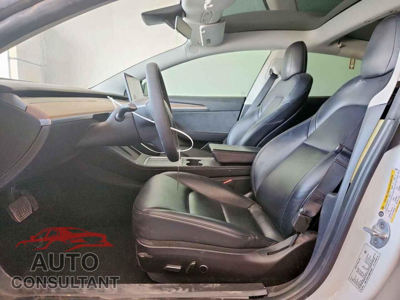 TESLA MODEL 3 2022 - 5YJ3E1EA9NF156200