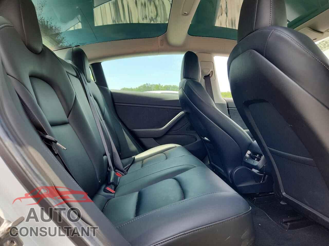 TESLA MODEL 3 2019 - 5YJ3E1EB6KF436984