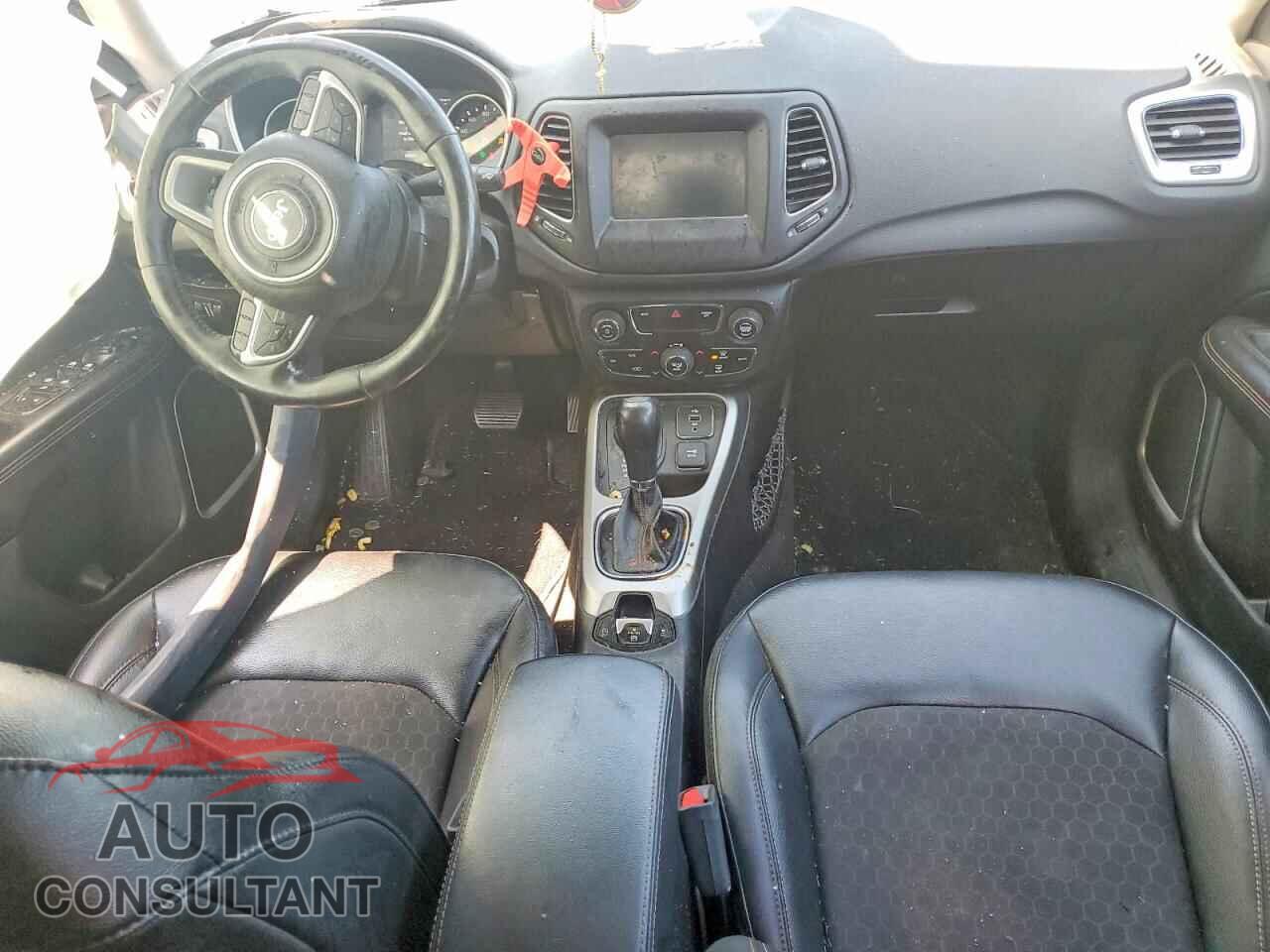 JEEP COMPASS 2018 - 3C4NJDBB2JT433901