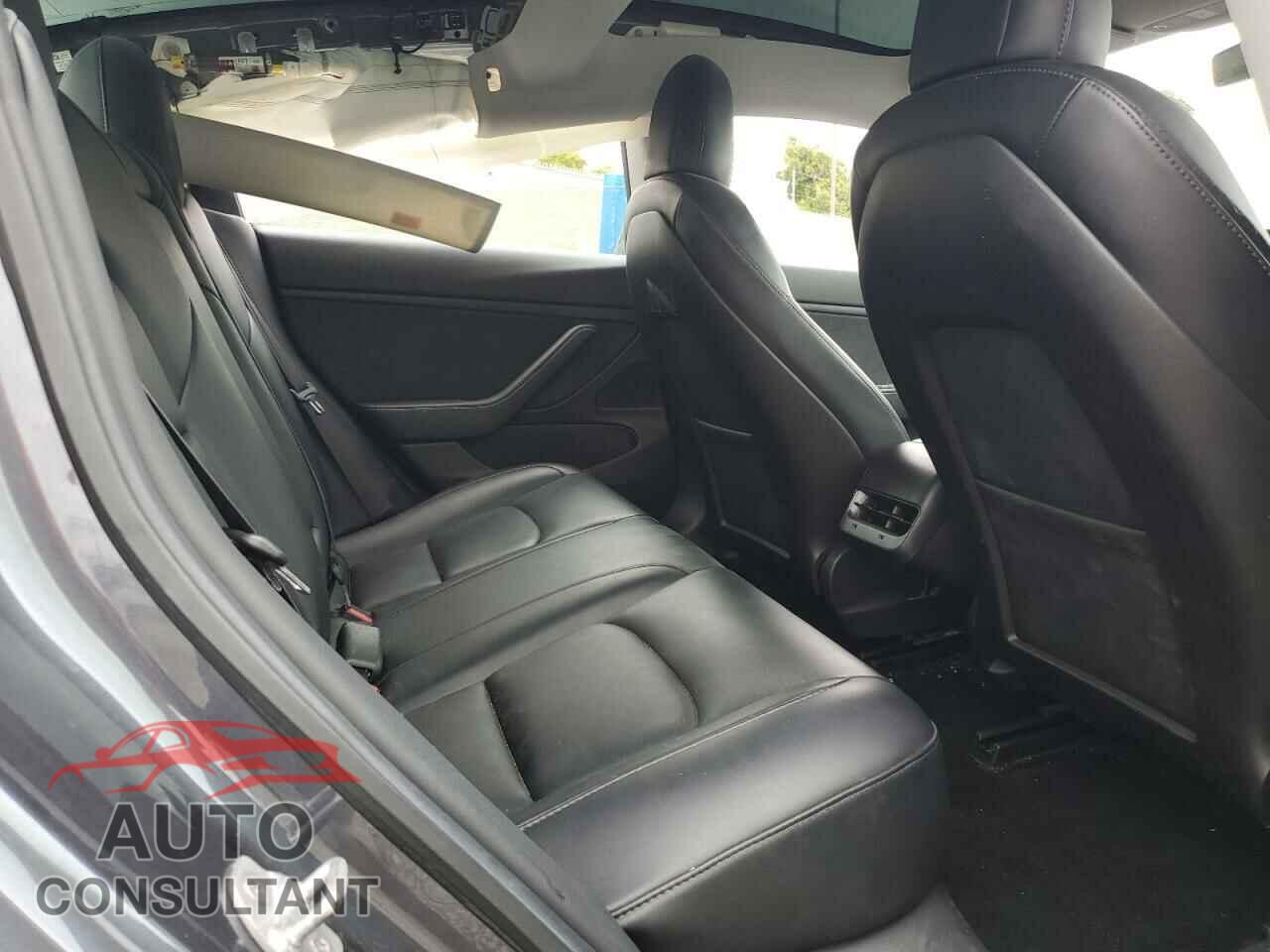 TESLA MODEL 3 2019 - 5YJ3E1EA6KF400302