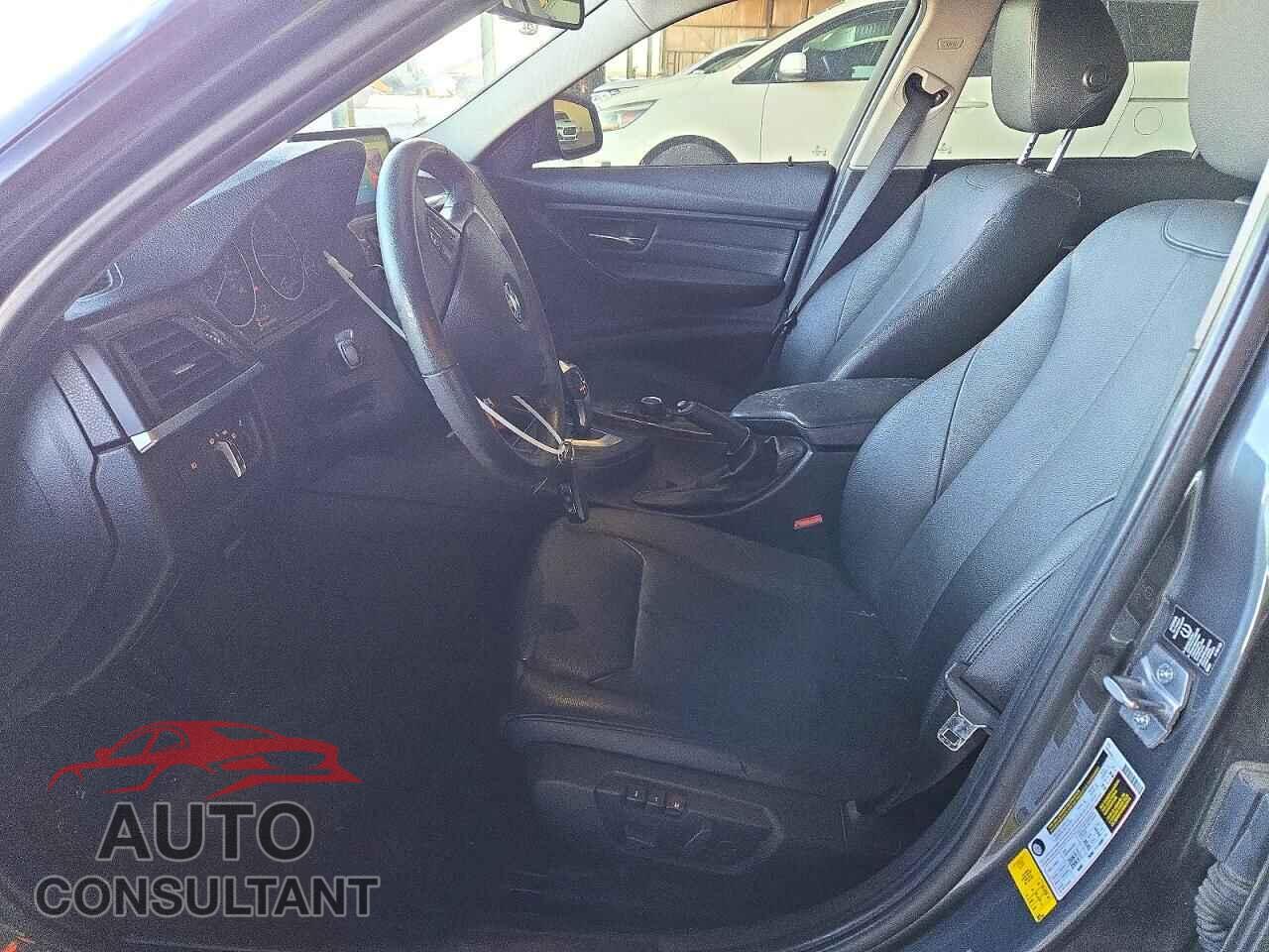 BMW 3 SERIES 2013 - WBA3C1C58DF436712