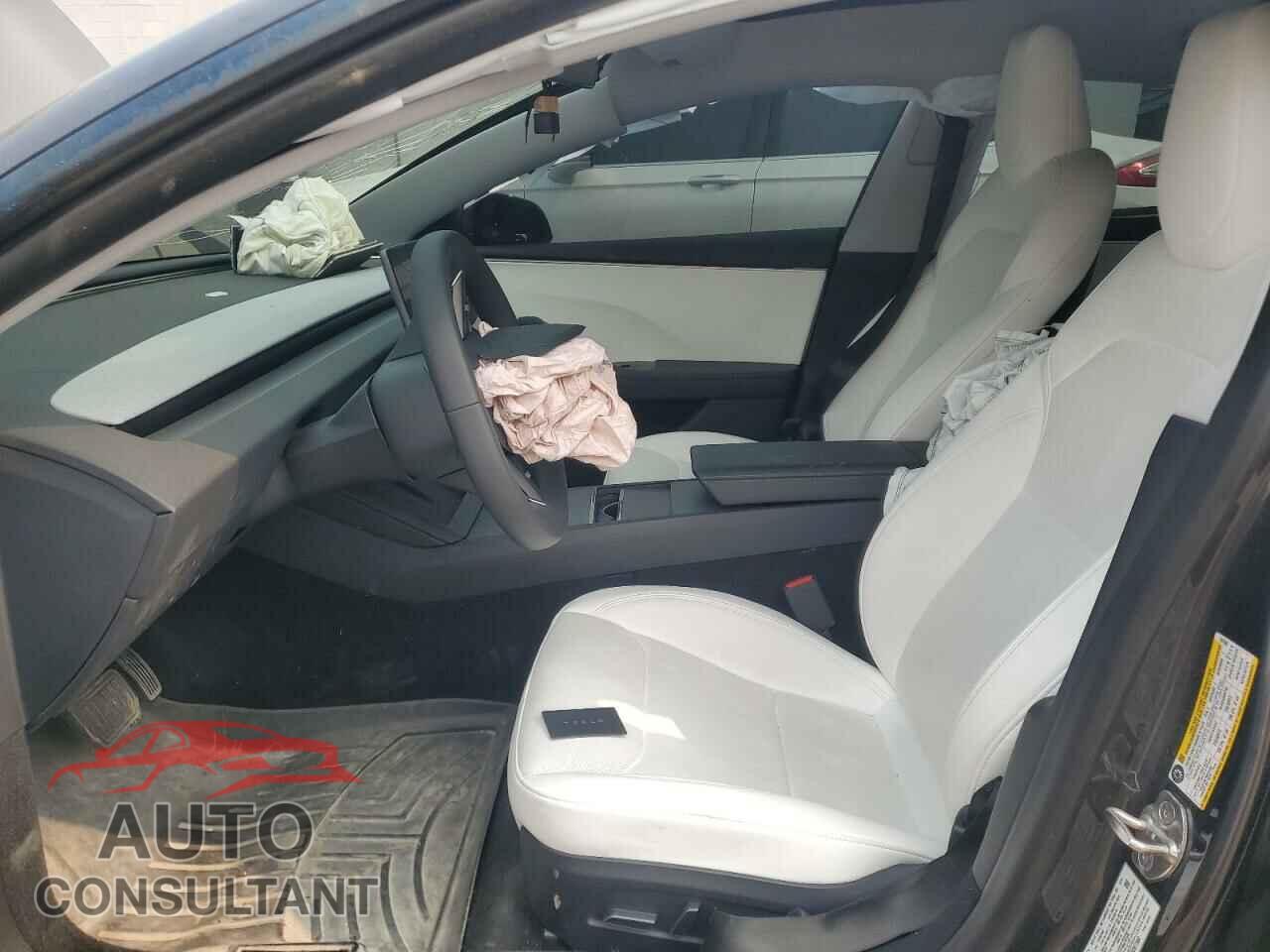TESLA MODEL 3 2024 - LRW3E7FA7RC057960