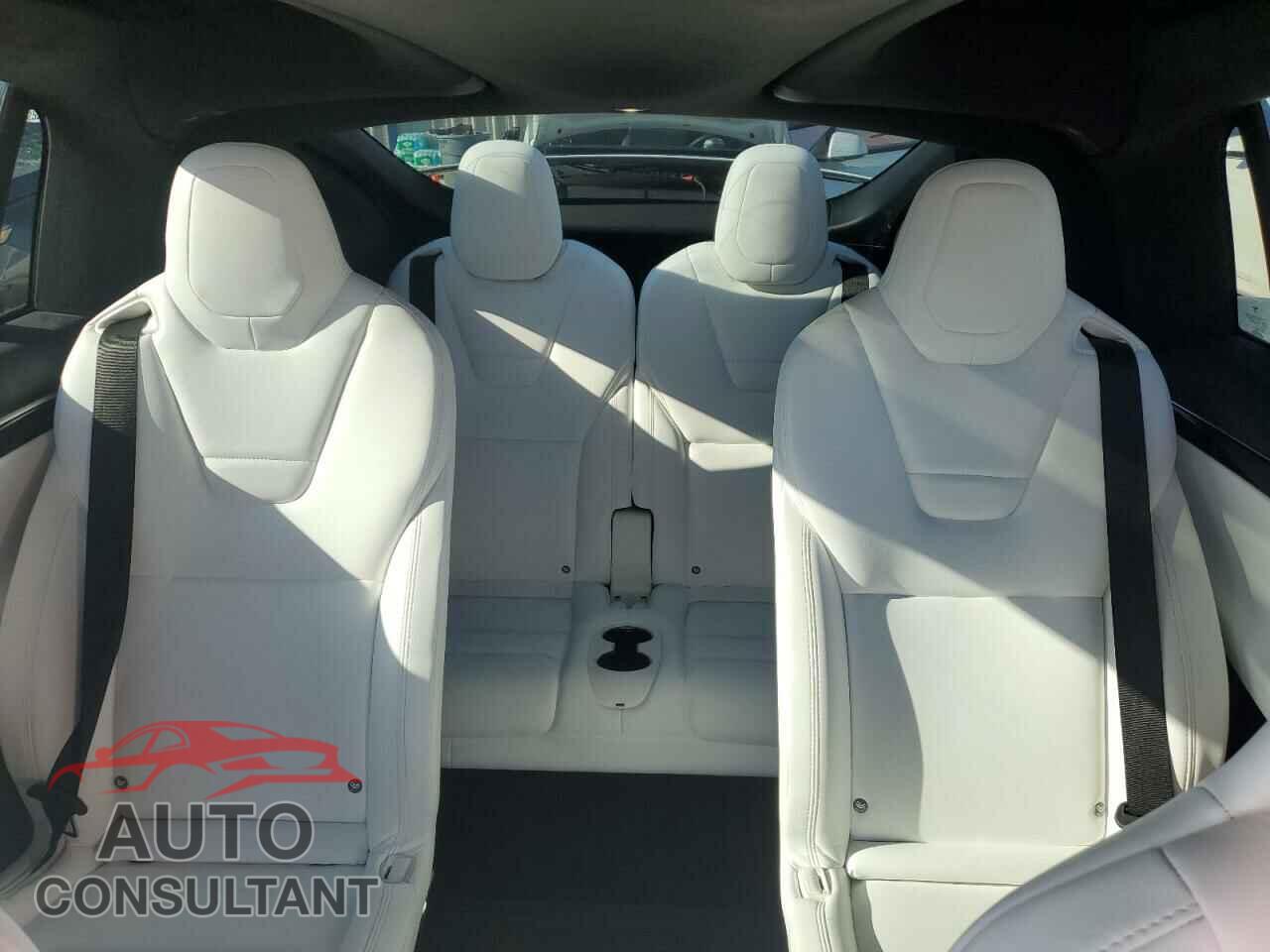 TESLA MODEL X 2017 - 5YJXCBE22HF050018